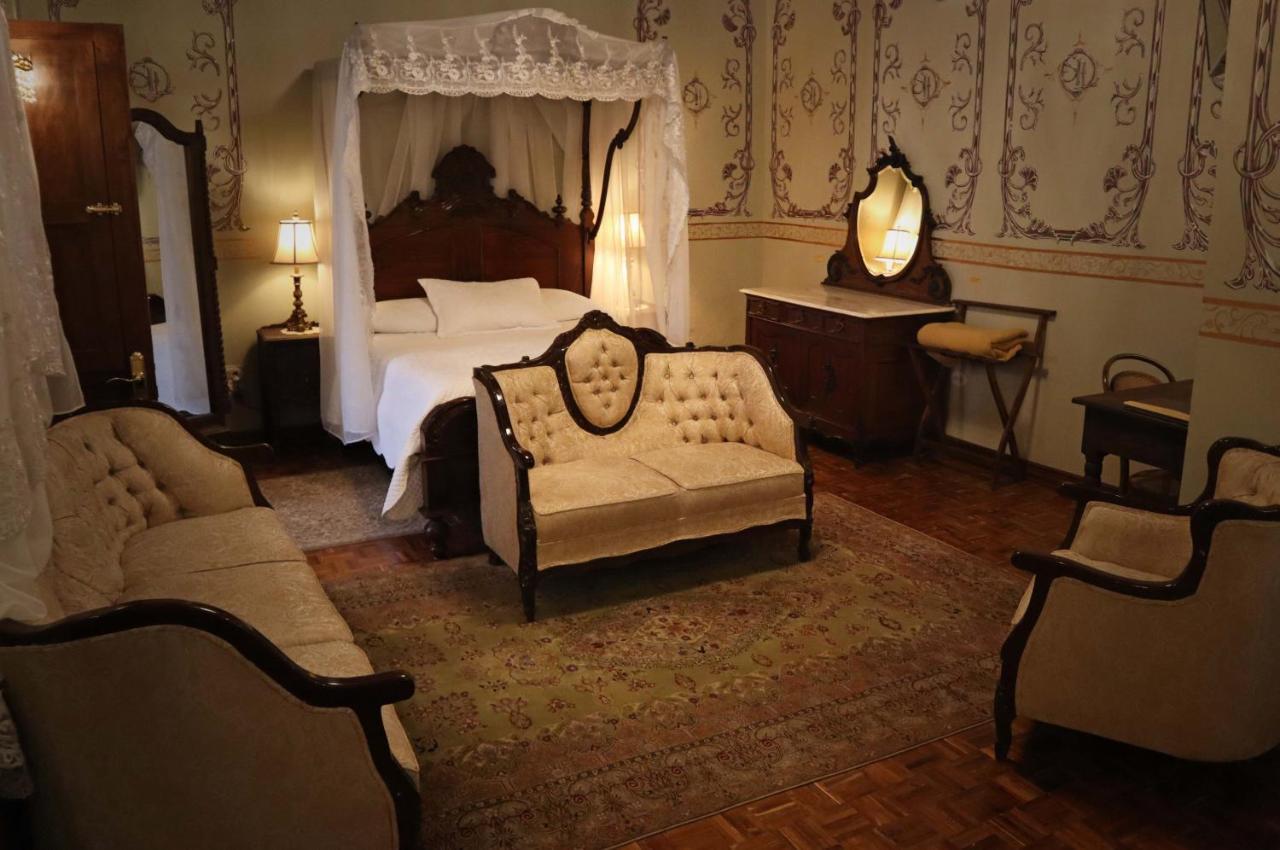 La Casa Del General Hotel Boutique Идальго-дель-Парраль Экстерьер фото